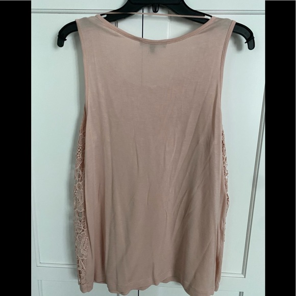 CABLE & GAUGE SLEEVLESS TOP - Picture 2 of 3